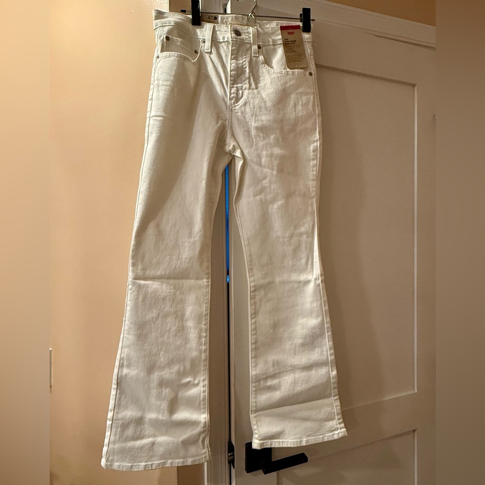 Levi's 725 Women's High Rise Boot Cut Jeans - NWT! 🤍